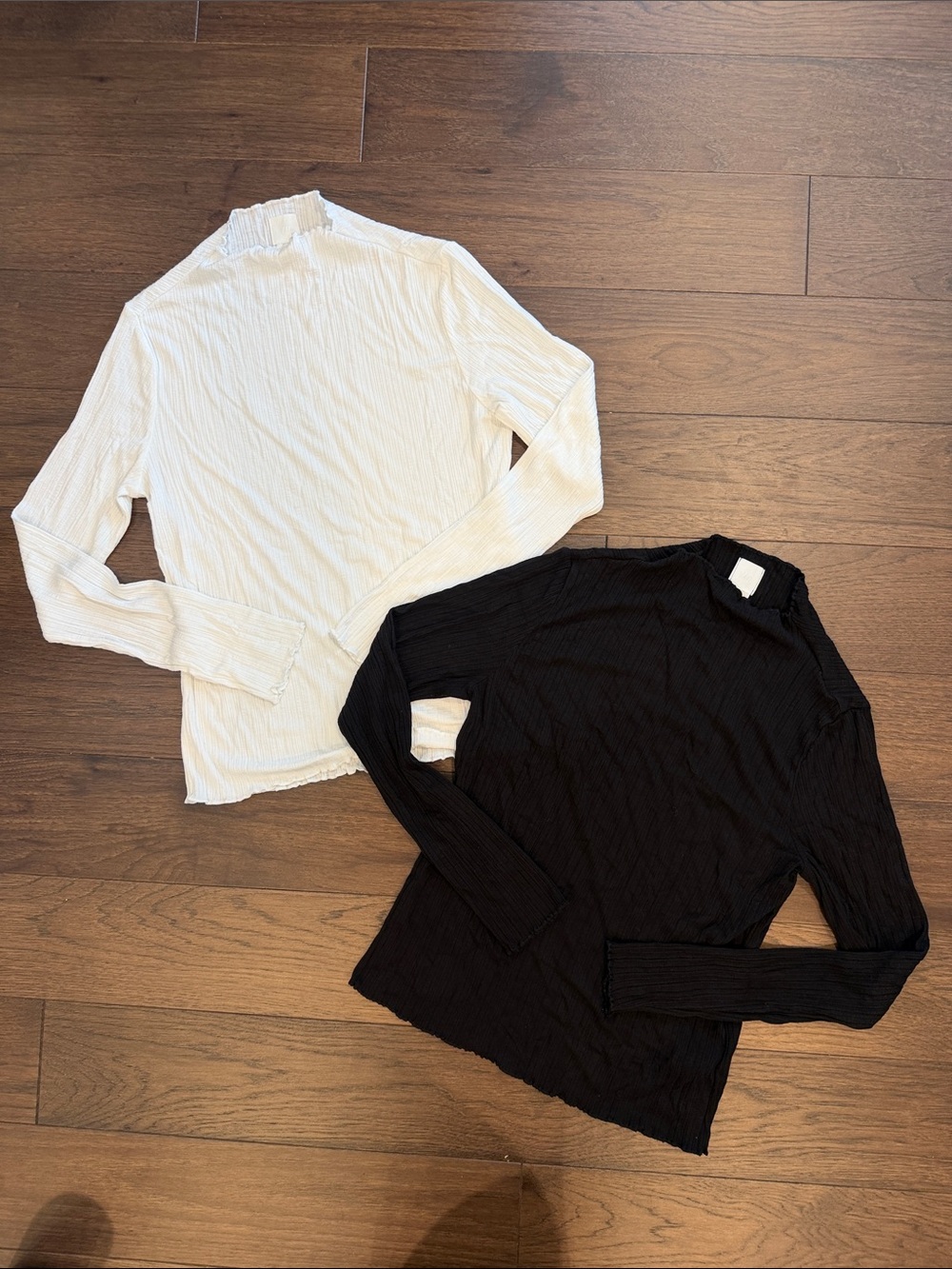 H&M Black/White Ribbed Long Sleeve Mock-neck Shirts Size Medium - C11-272